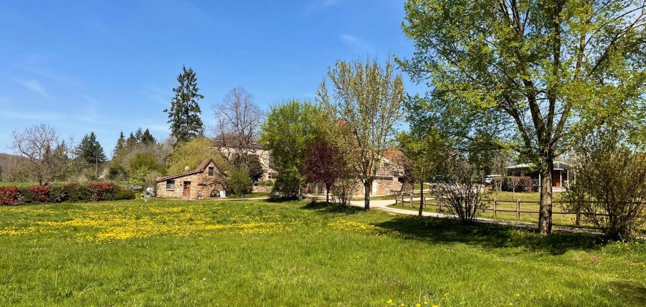 Bungalow "Les Randonneurs" Lacapelle-Marival Bagian luar foto